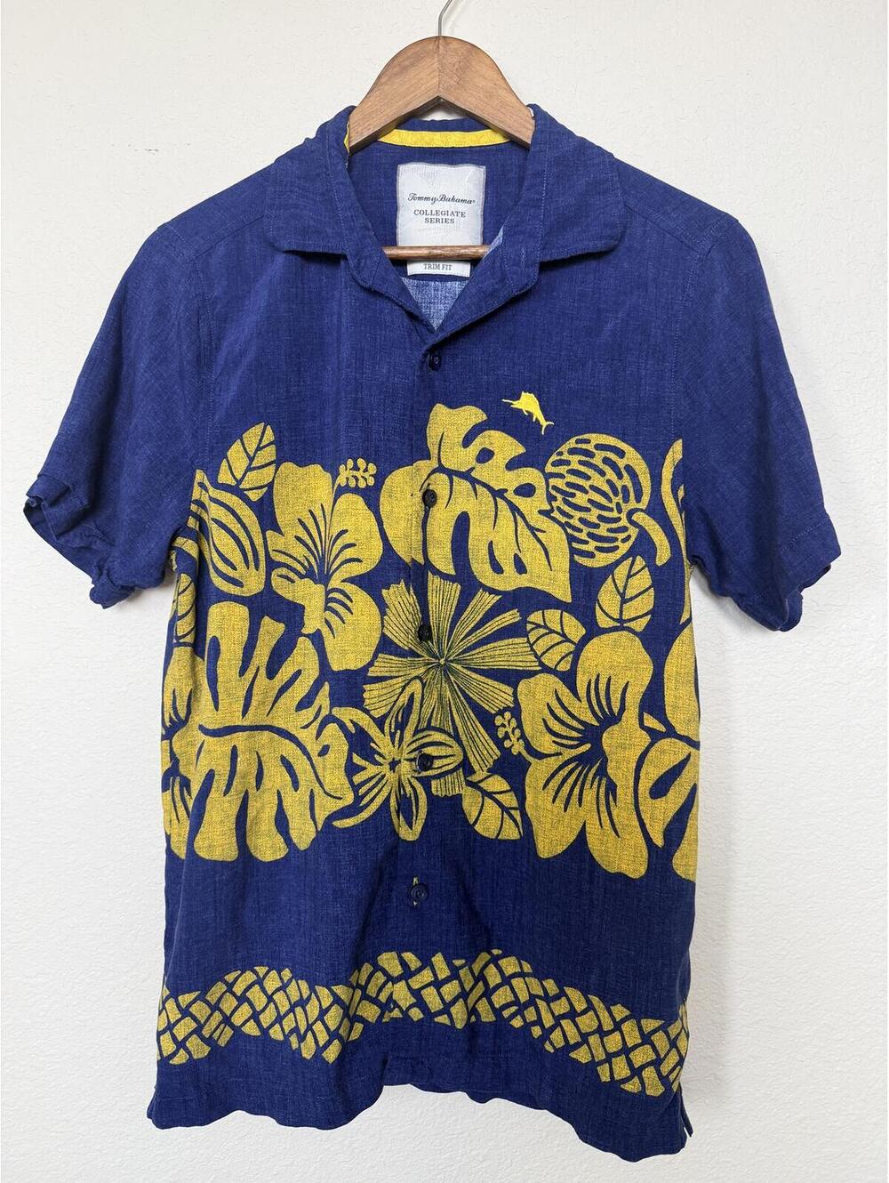Tommy Bahama Collegiate Series Michigan Wolverines Aloha Shirt Mens M
